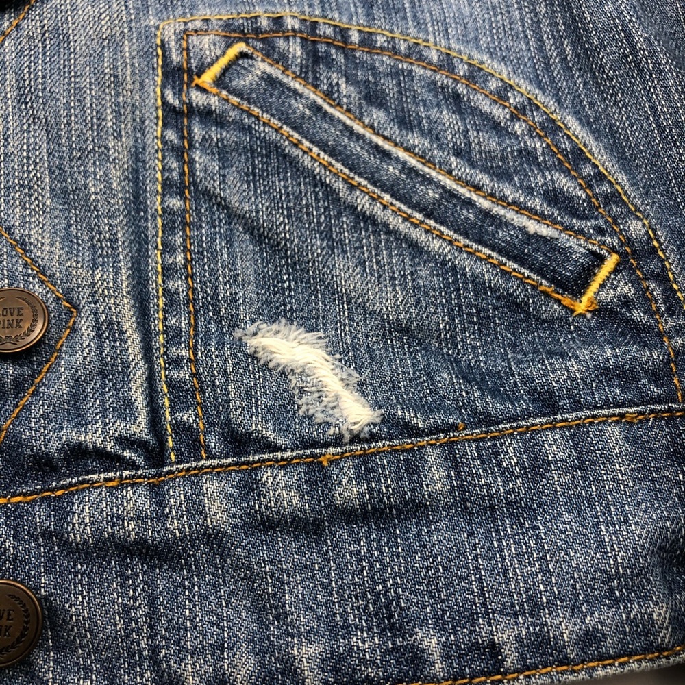 PINK Victoria’s Secret cropped jean jacket Size Small intentional distressing - Picture 6 of 13